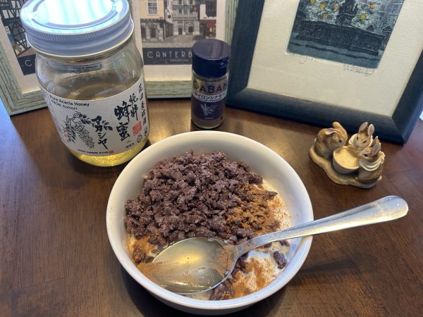 ハチミツ入りヨーグルト